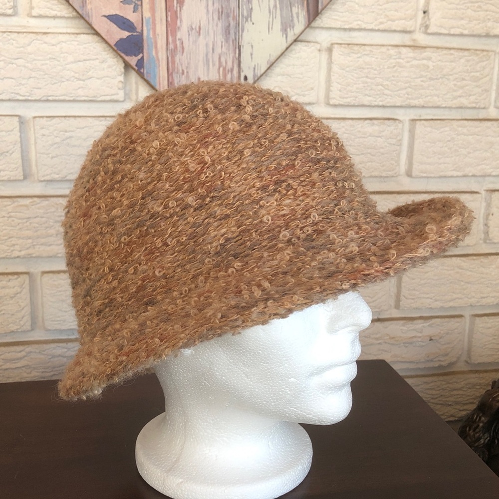 Marida London hat
